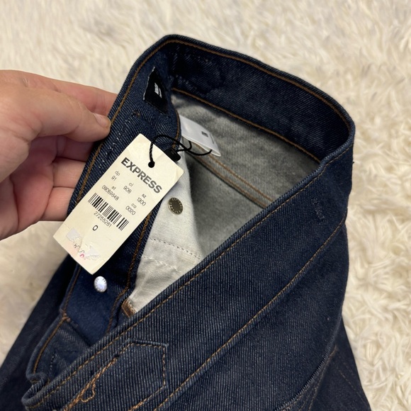 Express Jeans High Rise Mom Jeans Express Mom Jeans High Rise Jeans - Picture 6 of 7